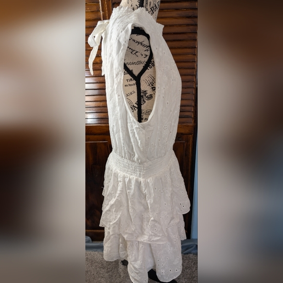 NEW WT,, Laundry Tiered Ruffle Dress - Picture 4 of 16